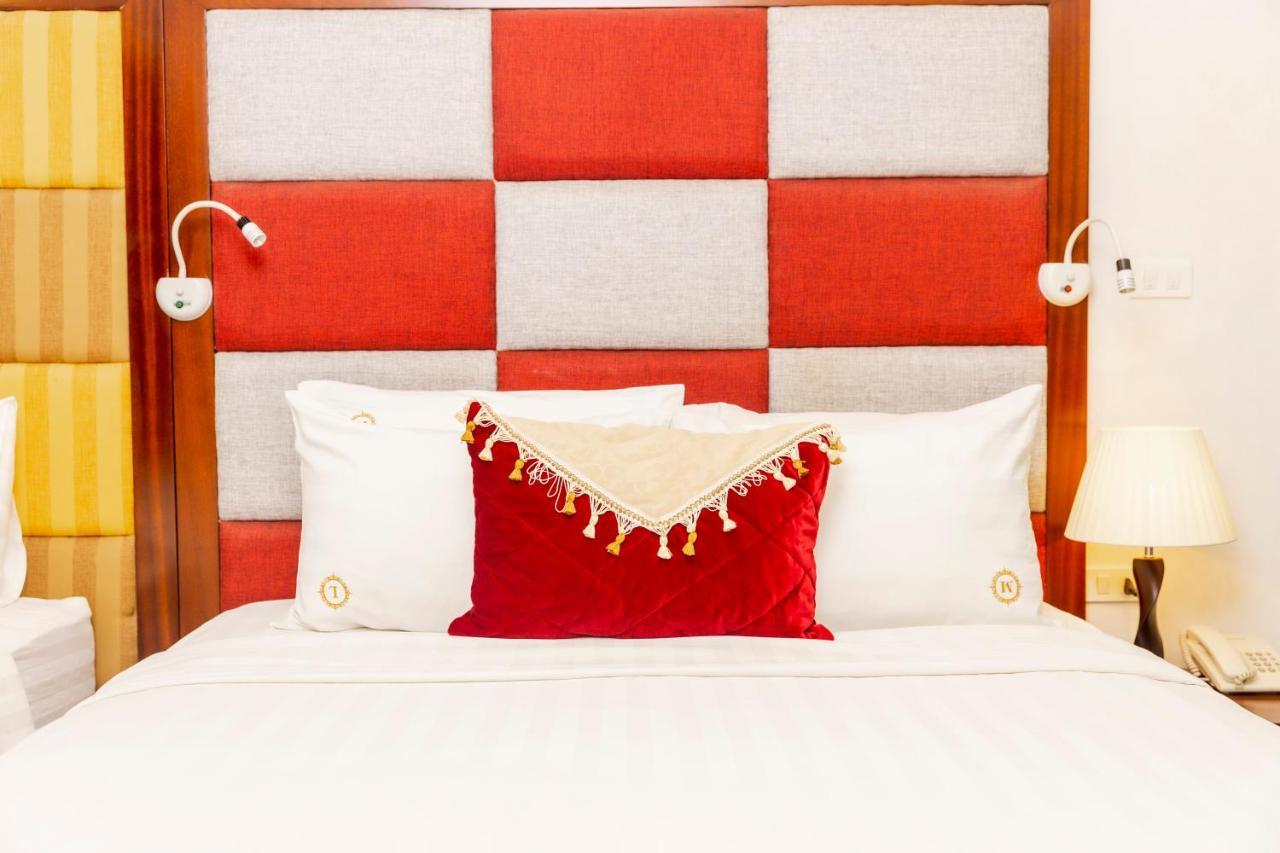 Lavender Boutique House Hotel Hanoi Exterior photo